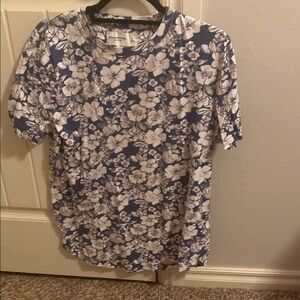 Floral Abercrombie curve hem T-shirt